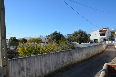 TERRENO COM POSSIBILIDADE PARA CONSTRUÇÃO 12 APARTAMENTOS