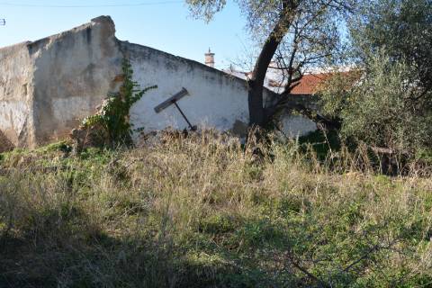 TERRENO COM POSSIBILIDADE PARA CONSTRUÇÃO 12 APARTAMENTOS