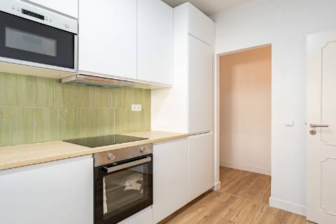 Encantadora Moradia V2+1 com Espaços Exteriores Privativos a Dois Passos da Praia - Alagoa Altura, Urbanização Bela Praia
Descubra esta magnífica moradia unifamiliar, de 2 pisos, situada numa das zonas mais privilegiadas do sotavento algarvio