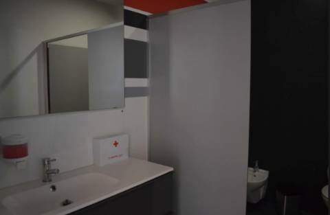 Armazém/Escritórios de grandes dimensões!
Excelente oportunidade para empresa de distribuição/logística ou ninho de
empresas!