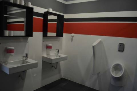 Armazém/Escritórios de grandes dimensões!
Excelente oportunidade para empresa de distribuição/logística ou ninho de
empresas!