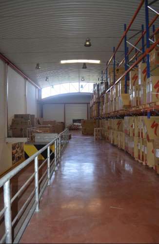 Armazém/Escritórios de grandes dimensões!
Excelente oportunidade para empresa de distribuição/logística ou ninho de
empresas!