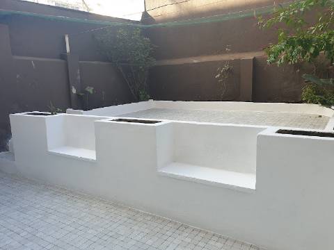 Apartamento T3 totalmente remodelado com Cozinha equipada e Logradouro, a 600 metros do Mercado de Benfica