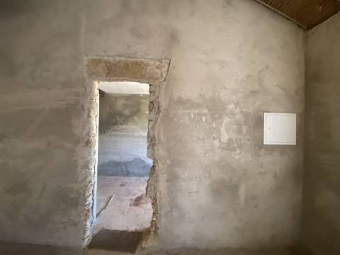 Moradia com terreno e varios anexos - 1000m2 - Moncarapacho e Fuzeta - Olhão