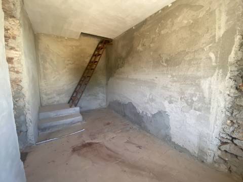 Moradia com terreno e varios anexos - 1000m2 - Moncarapacho e Fuzeta - Olhão