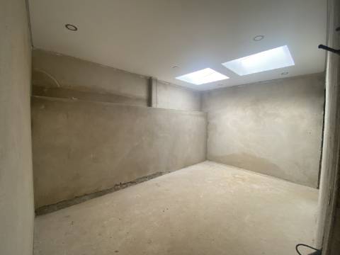 Moradia com terreno e varios anexos - 1000m2 - Moncarapacho e Fuzeta - Olhão