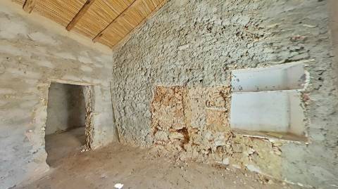 Moradia com terreno e varios anexos - 1000m2 - Moncarapacho e Fuzeta - Olhão