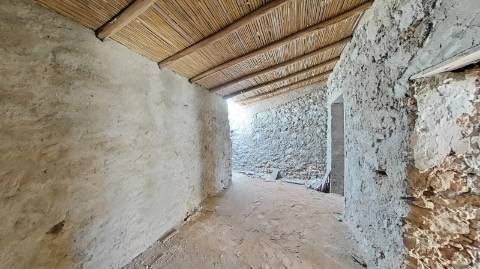 Moradia com terreno e varios anexos - 1000m2 - Moncarapacho e Fuzeta - Olhão