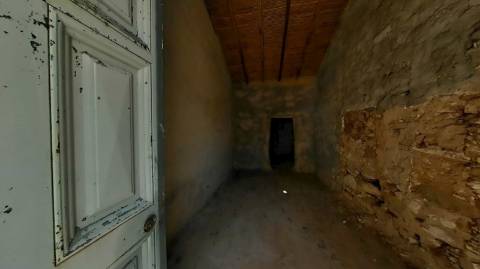 Moradia com terreno e varios anexos - 1000m2 - Moncarapacho e Fuzeta - Olhão