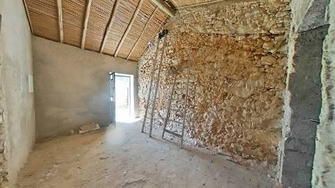 Moradia com terreno e varios anexos - 1000m2 - Moncarapacho e Fuzeta - Olhão