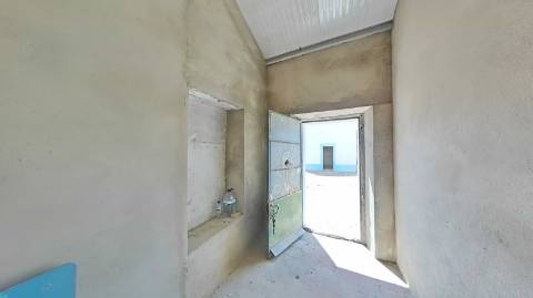 Moradia com terreno e varios anexos - 1000m2 - Moncarapacho e Fuzeta - Olhão