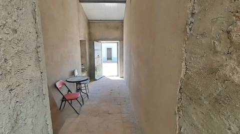 Moradia com terreno e varios anexos - 1000m2 - Moncarapacho e Fuzeta - Olhão