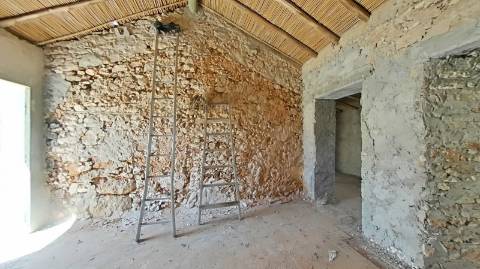 Moradia com terreno e varios anexos - 1000m2 - Moncarapacho e Fuzeta - Olhão