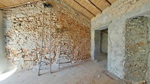 Moradia com terreno e varios anexos - 1000m2 - Moncarapacho e Fuzeta - Olhão