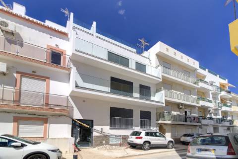 T2 a estrear no 2 piso em Monte Gordo