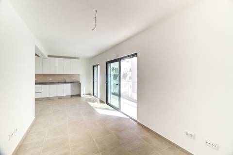 T2 a estrear no 2 piso em Monte Gordo