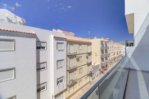 T2 a estrear no 2 piso em Monte Gordo