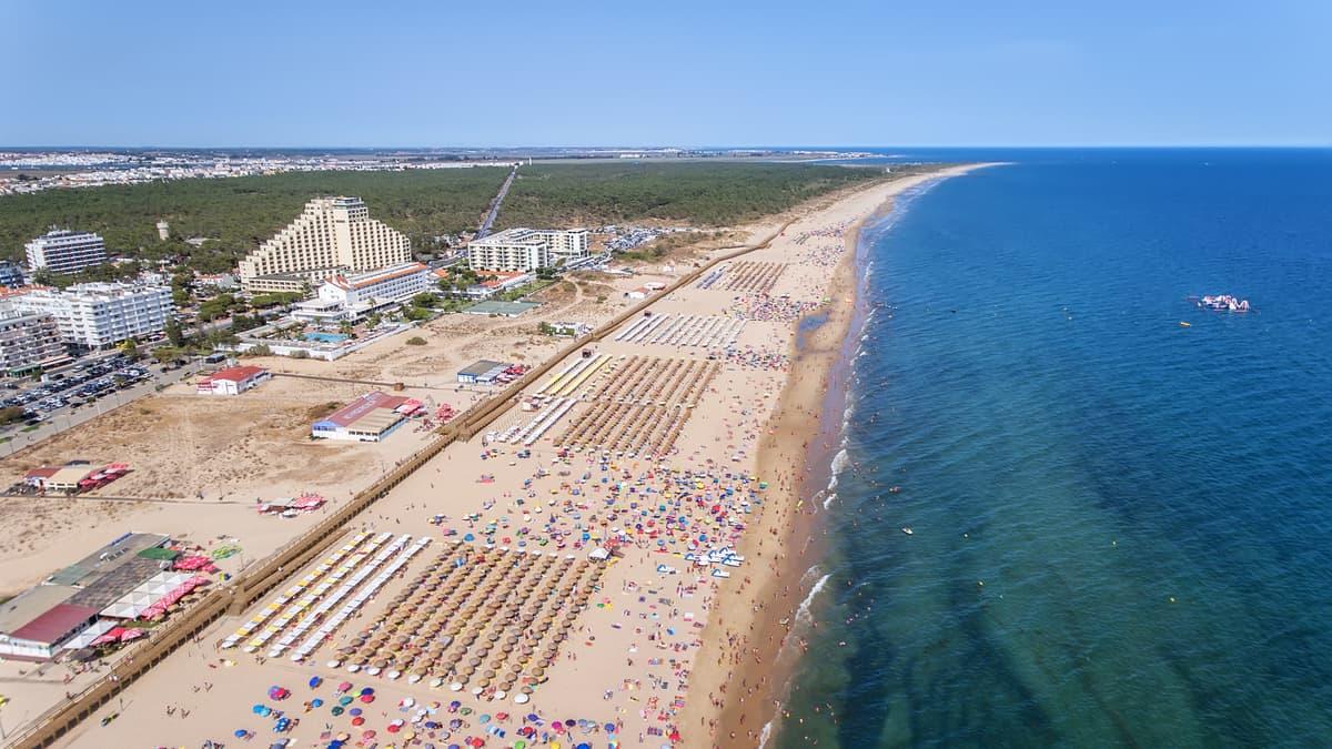 T2 a estrear a 20 metros da praia