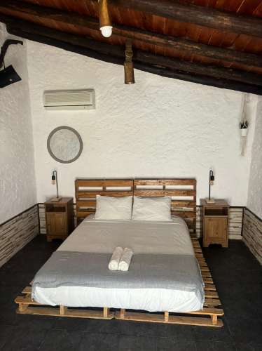 MORADIA DE TRÊS QUARTOS COM UM ANEXO - EM CASA BRANCA - CASTRO MARIM - ALGARVE