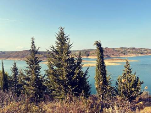 MORADIA DE TRÊS QUARTOS COM UM ANEXO - EM CASA BRANCA - CASTRO MARIM - ALGARVE