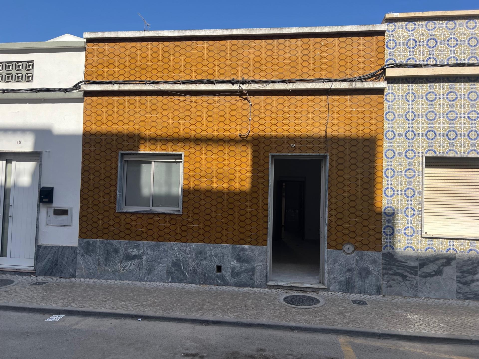 Casa terrera para remodelar.