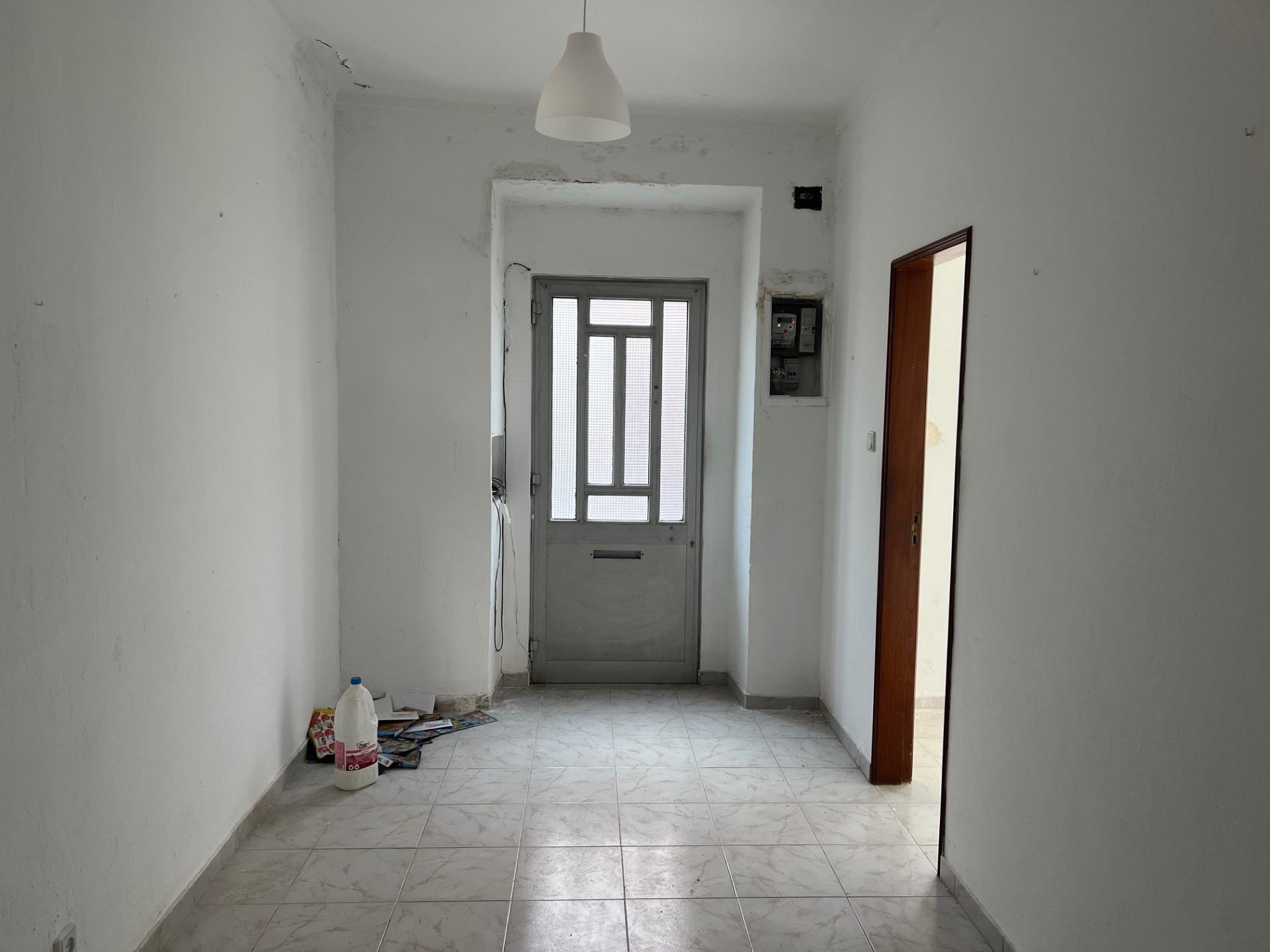 Casa terrera para remodelar.