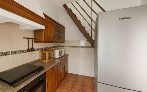 Moradia isolada no campo, próximo da aldeia de Cachopo