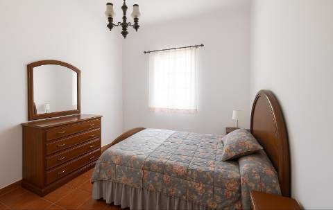 Moradia isolada no campo, próximo da aldeia de Cachopo