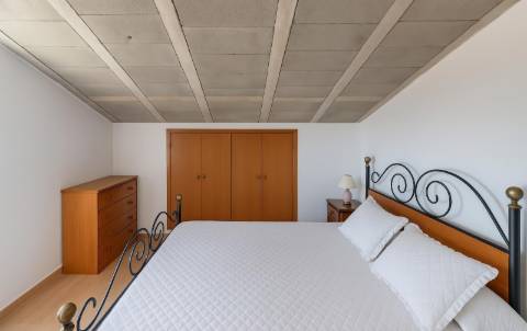 Moradia isolada no campo, próximo da aldeia de Cachopo