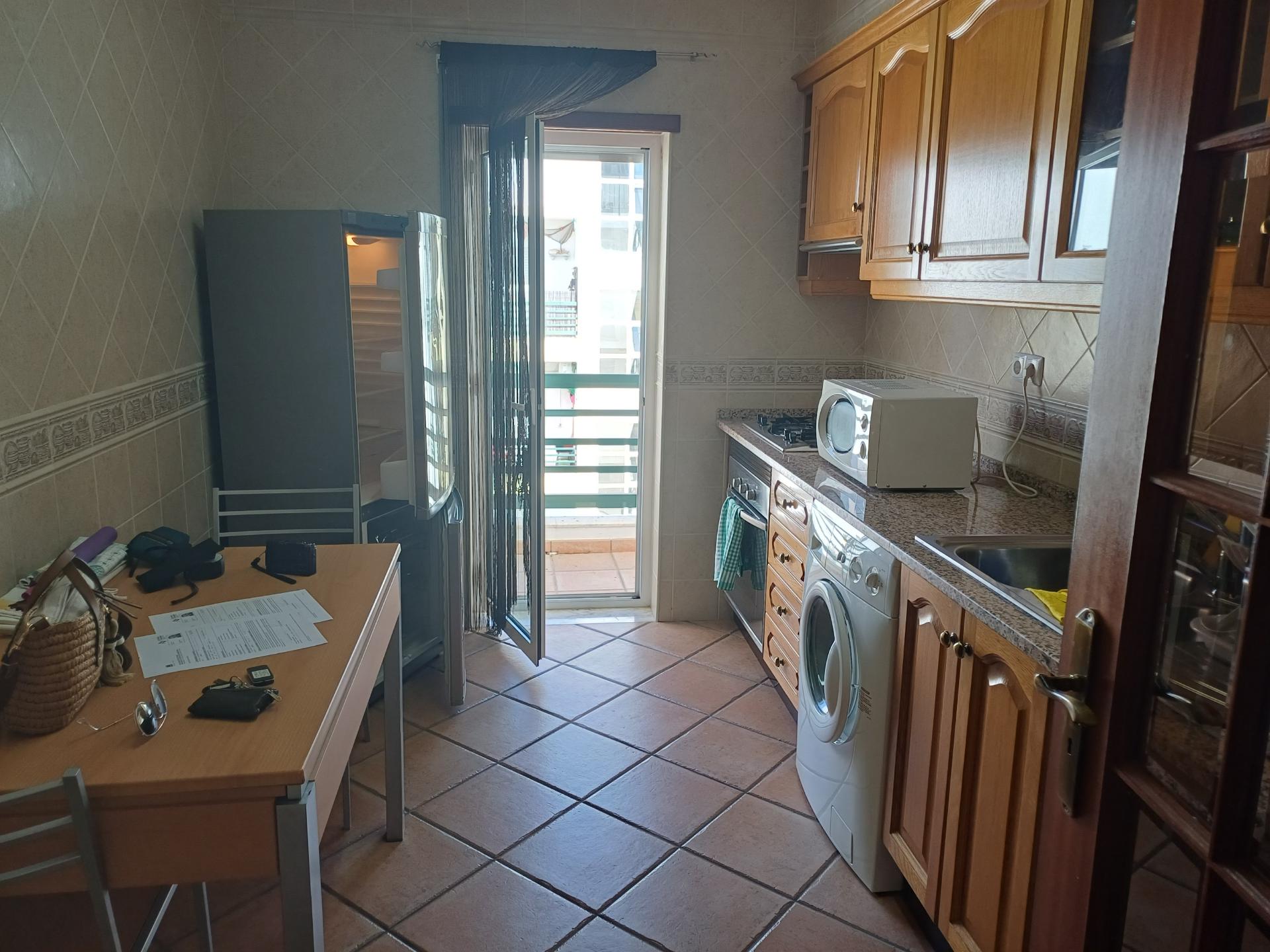 Apartamento T3 Vila Nova de Cacela com 2Wcs , Ar condicionado, Elevador, Varandas com vista Mar e Garagem. Anual.