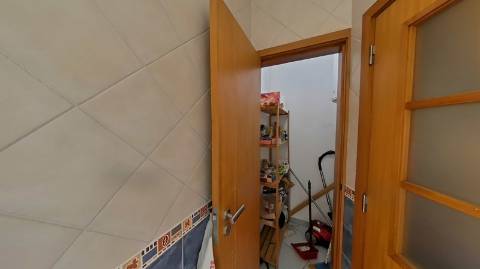 O Seu Novo Lar em Faro - T3 originalmente mas revertido em T2 com Luz Natural e Localização Premium!