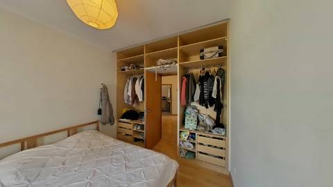 O Seu Novo Lar em Faro - T3 originalmente mas revertido em T2 com Luz Natural e Localização Premium!