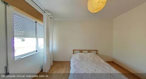 O Seu Novo Lar em Faro - T3 originalmente mas revertido em T2 com Luz Natural e Localização Premium!