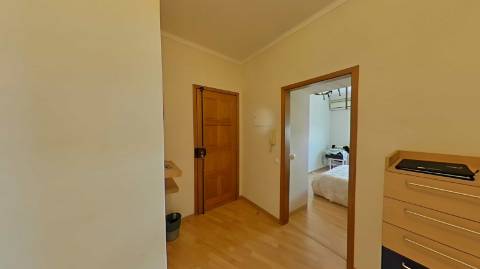 O Seu Novo Lar em Faro - T3 originalmente mas revertido em T2 com Luz Natural e Localização Premium!