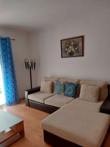 Apartamento T1 totalmente mobilado e equipado. Ar Condicionado. Elevador. Central.