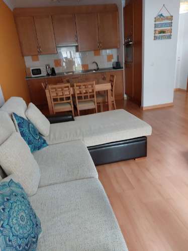 Apartamento T1 totalmente mobilado e equipado. Ar Condicionado. Elevador. Central.