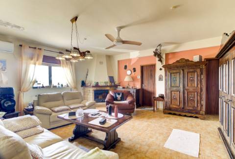 Moradia T6 de Caráter Único com Vista Mar e Serra - Algarve 
 Junto ao Golfe Monte Rei | Terreno com 32.500 m² | Potencial para Turismo Rural