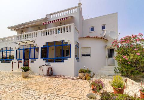 Moradia T6 de Caráter Único com Vista Mar e Serra - Algarve 
 Junto ao Golfe Monte Rei | Terreno com 32.500 m² | Potencial para Turismo Rural