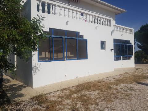 Moradia T6 de Caráter Único com Vista Mar e Serra - Algarve 
 Junto ao Golfe Monte Rei | Terreno com 32.500 m² | Potencial para Turismo Rural