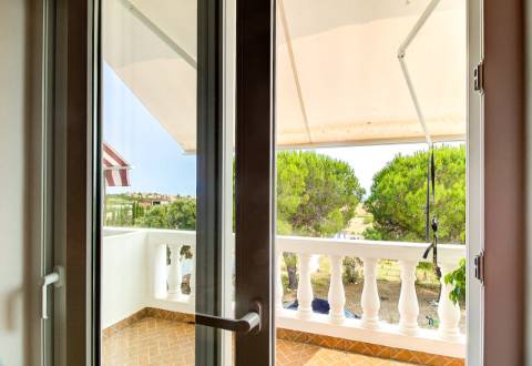 Moradia T6 de Caráter Único com Vista Mar e Serra - Algarve 
 Junto ao Golfe Monte Rei | Terreno com 32.500 m² | Potencial para Turismo Rural