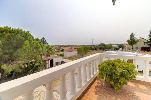 Moradia T6 de Caráter Único com Vista Mar e Serra - Algarve 
 Junto ao Golfe Monte Rei | Terreno com 32.500 m² | Potencial para Turismo Rural