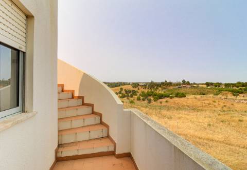 Moradia T6 de Caráter Único com Vista Mar e Serra - Algarve 
 Junto ao Golfe Monte Rei | Terreno com 32.500 m² | Potencial para Turismo Rural