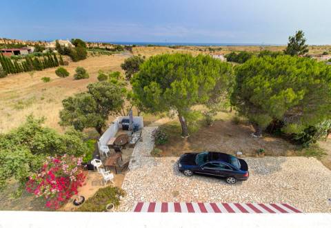 Moradia T6 de Caráter Único com Vista Mar e Serra - Algarve 
 Junto ao Golfe Monte Rei | Terreno com 32.500 m² | Potencial para Turismo Rural