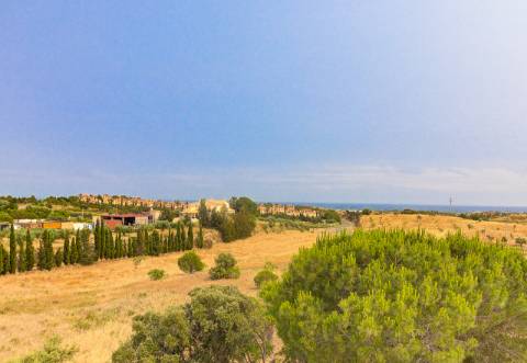 Moradia T6 de Caráter Único com Vista Mar e Serra - Algarve 
 Junto ao Golfe Monte Rei | Terreno com 32.500 m² | Potencial para Turismo Rural