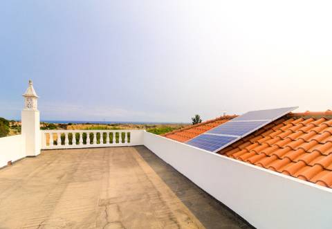 Moradia T6 de Caráter Único com Vista Mar e Serra - Algarve 
 Junto ao Golfe Monte Rei | Terreno com 32.500 m² | Potencial para Turismo Rural