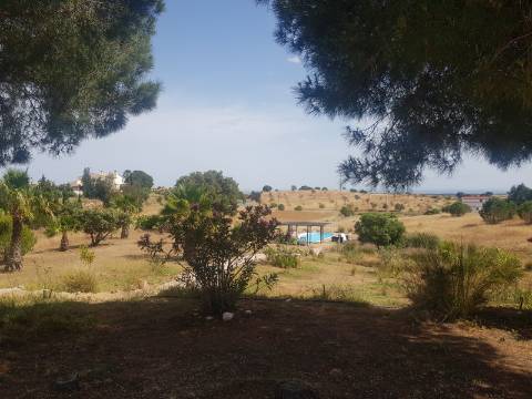 Moradia T6 de Caráter Único com Vista Mar e Serra - Algarve 
 Junto ao Golfe Monte Rei | Terreno com 32.500 m² | Potencial para Turismo Rural