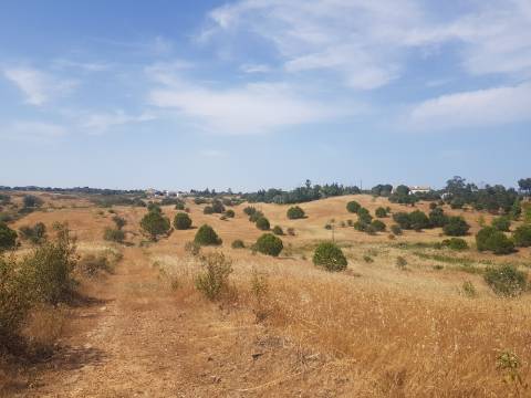 Moradia T6 de Caráter Único com Vista Mar e Serra - Algarve 
 Junto ao Golfe Monte Rei | Terreno com 32.500 m² | Potencial para Turismo Rural