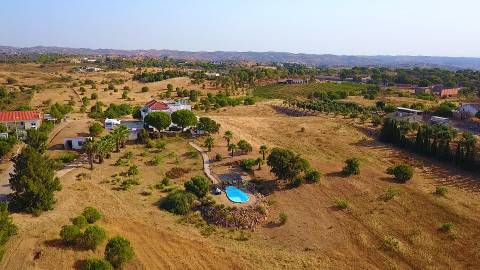 Moradia T6 de Caráter Único com Vista Mar e Serra - Algarve 
 Junto ao Golfe Monte Rei | Terreno com 32.500 m² | Potencial para Turismo Rural