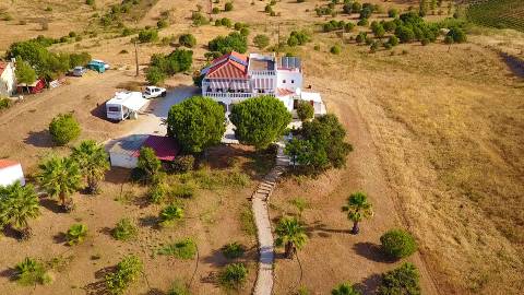 Moradia T6 de Caráter Único com Vista Mar e Serra - Algarve 
 Junto ao Golfe Monte Rei | Terreno com 32.500 m² | Potencial para Turismo Rural