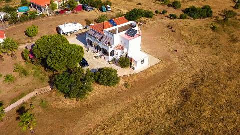 Moradia T6 de Caráter Único com Vista Mar e Serra - Algarve 
 Junto ao Golfe Monte Rei | Terreno com 32.500 m² | Potencial para Turismo Rural